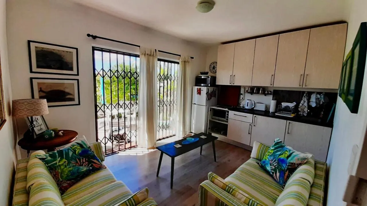The Speckled Egg, 4 Promenade Rd, Lakeside, Kapstadt Apartment