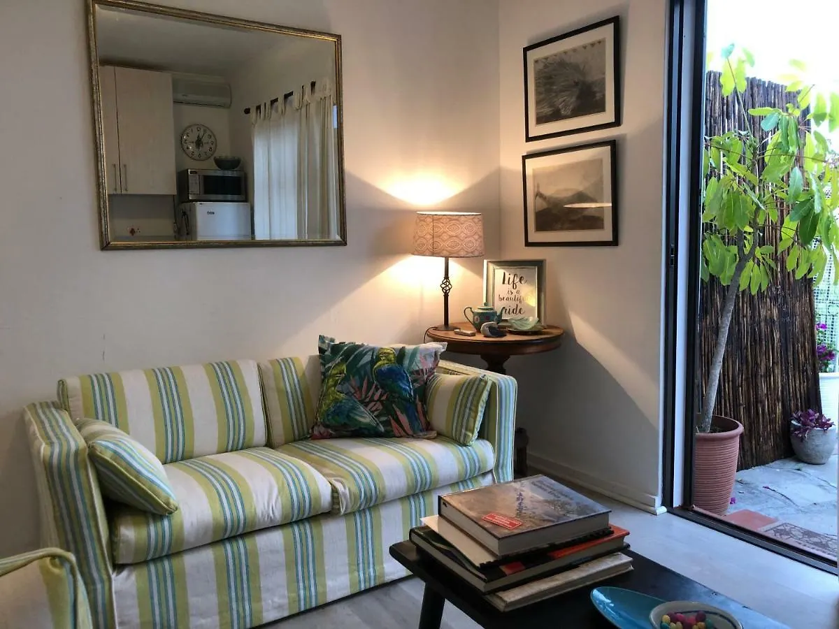 The Speckled Egg, 4 Promenade Rd, Lakeside, Kapstadt Apartment